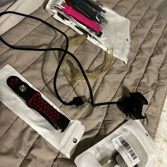 FITBIT LITE BUNDLE - Picture 5 of 7